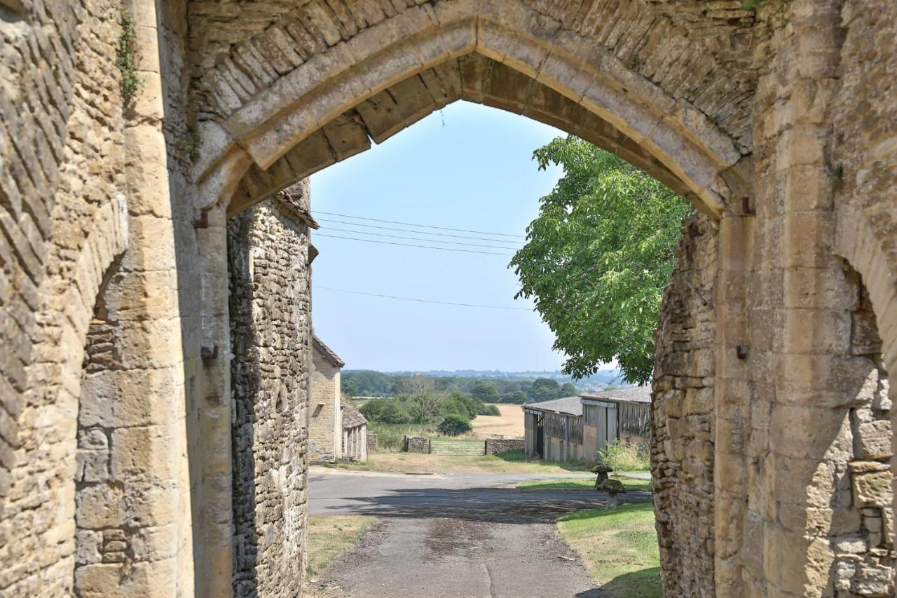 The Bothy Beverston Castle Tetbury Extérieur photo