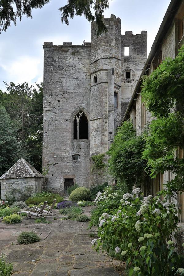 The Bothy Beverston Castle Tetbury Extérieur photo